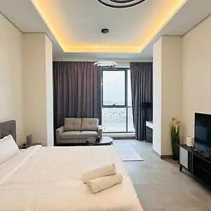 Upscale At Oval Tower Near Downtown With Balcony And Parking By Belvilla Hotel